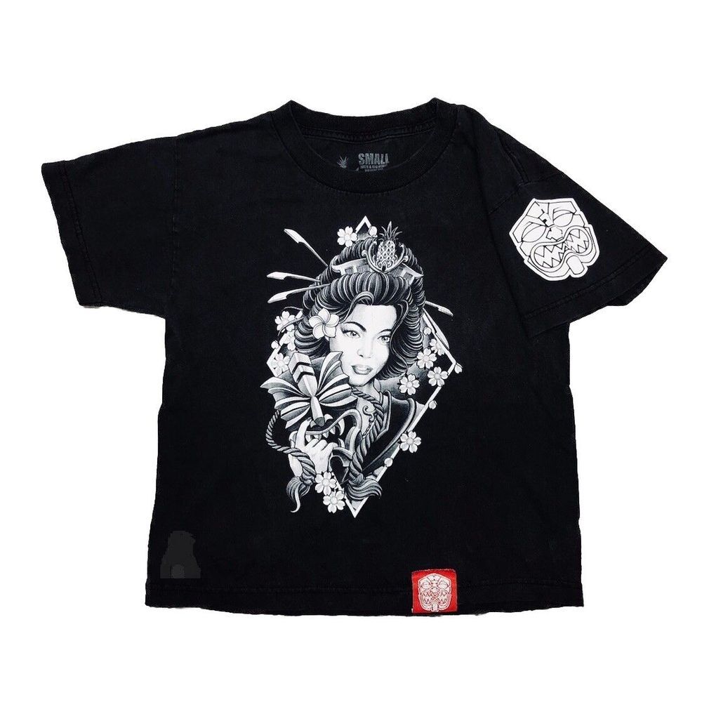 The Pineapple Clan‎ Farmers Market Hawaii Women's T Shirt S Cropped Black
